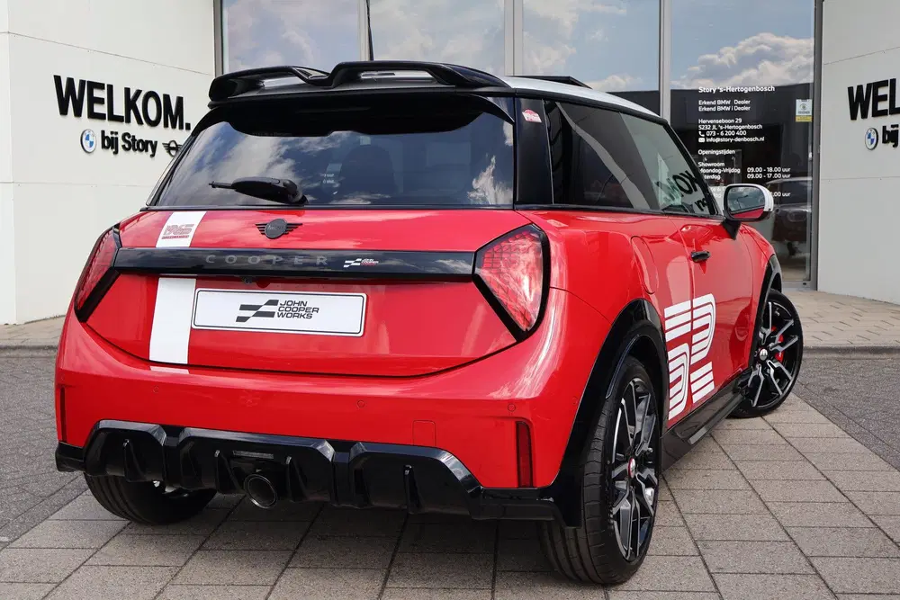 Mini Hatchback JCW uit 2026, foto 9