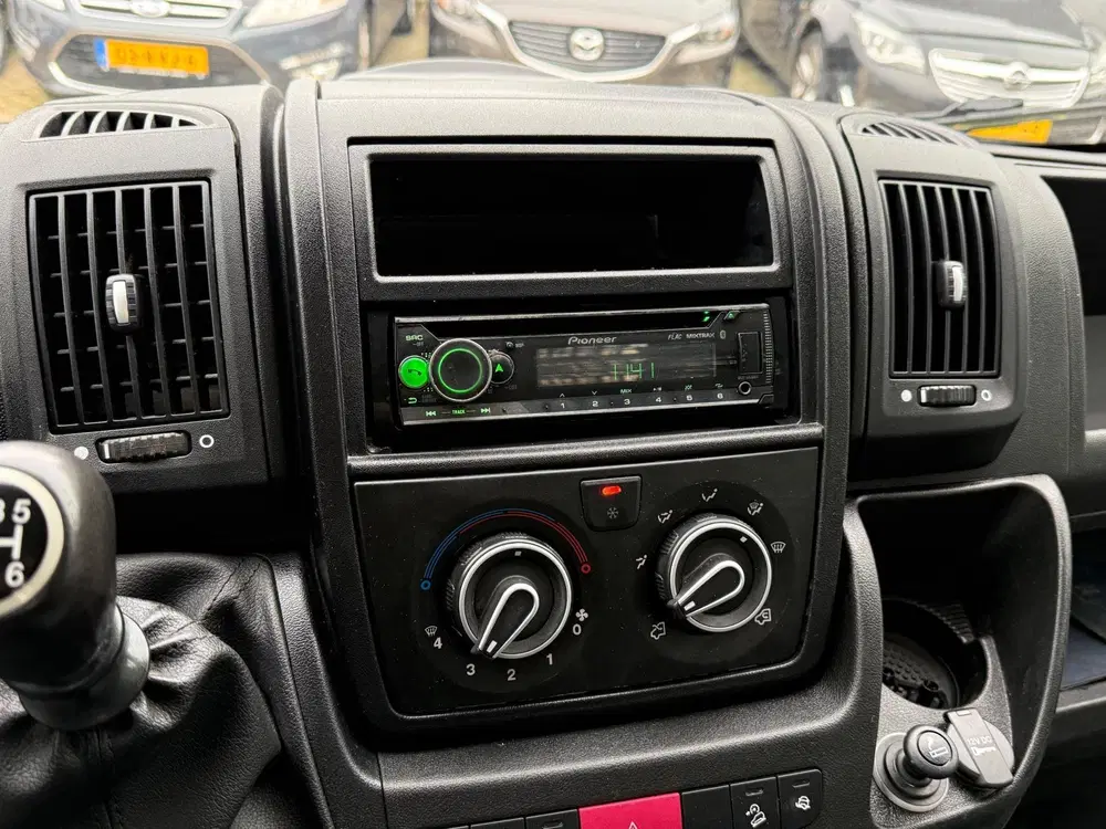 Peugeot Boxer 330 2.2 BlueHDi 120 L2H1 Premium Pick Up uit 2020, foto 14