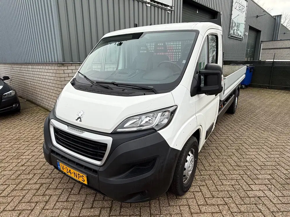 Peugeot Boxer 330 2.2 BlueHDi 120 L2H1 Premium Pick Up uit 2020, foto 2