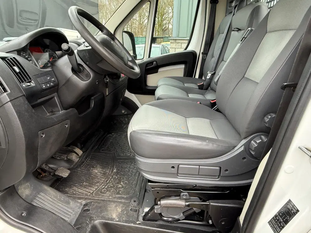 Peugeot Boxer 330 2.2 BlueHDi 120 L2H1 Premium Pick Up uit 2020, foto 9