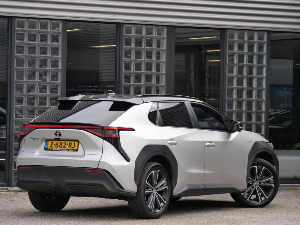 Toyota bZ4X 71kWh uit 2022, foto 2