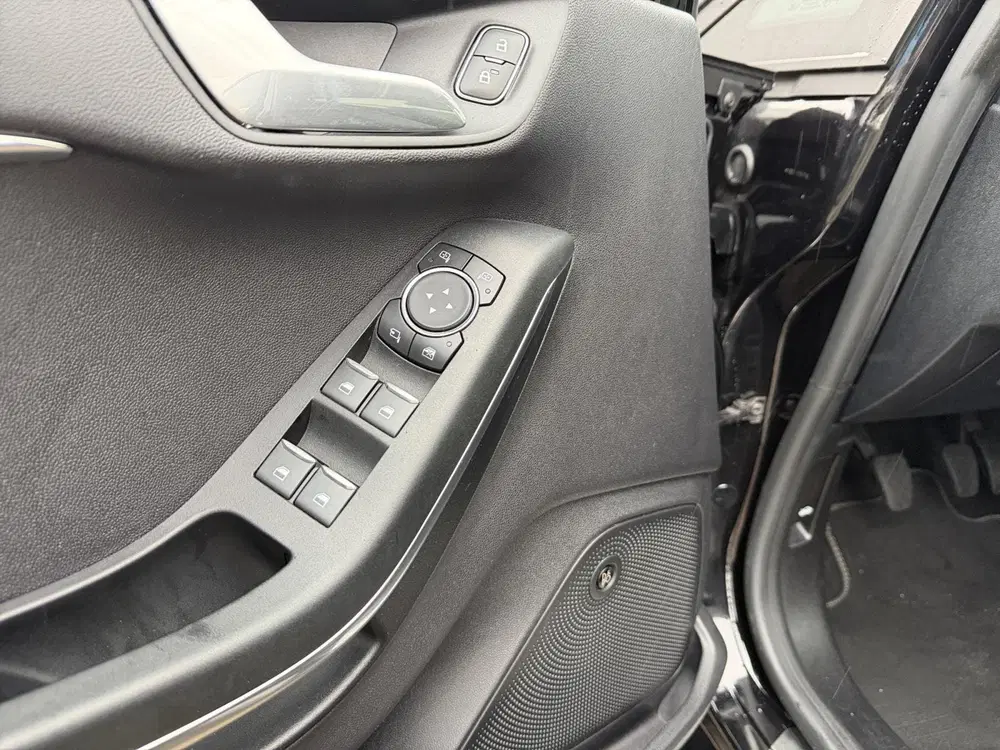 Ford Fiesta 1.0 EcoBoost Vignale uit 2020, foto 10