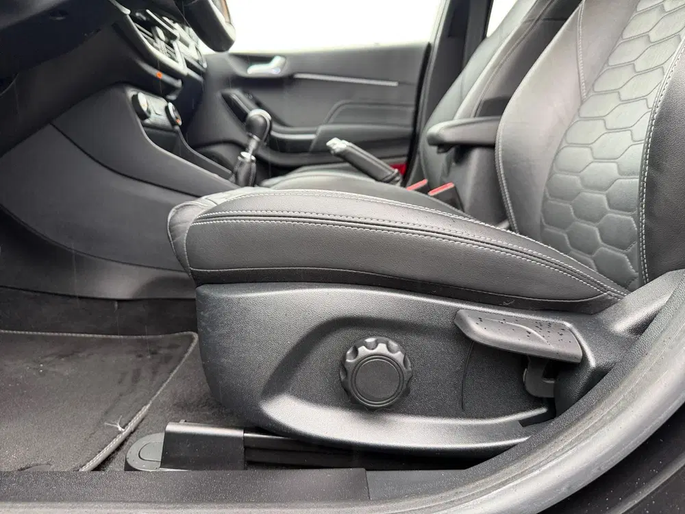 Ford Fiesta 1.0 EcoBoost Vignale uit 2020, foto 11