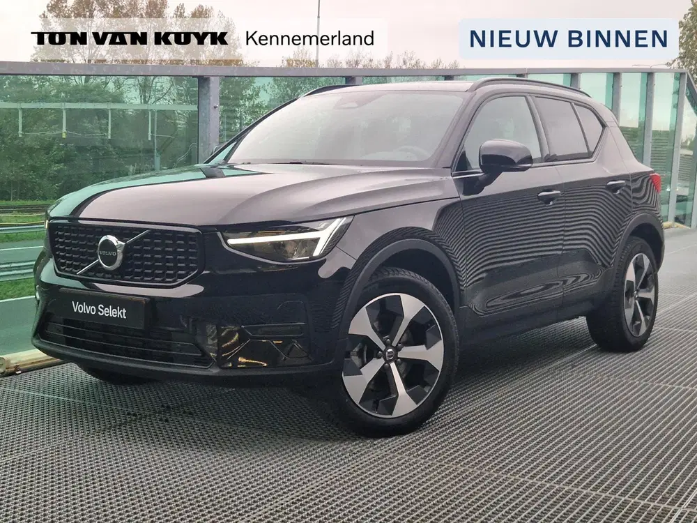 Volvo XC40 2.0 B4 Plus Dark uit 2026