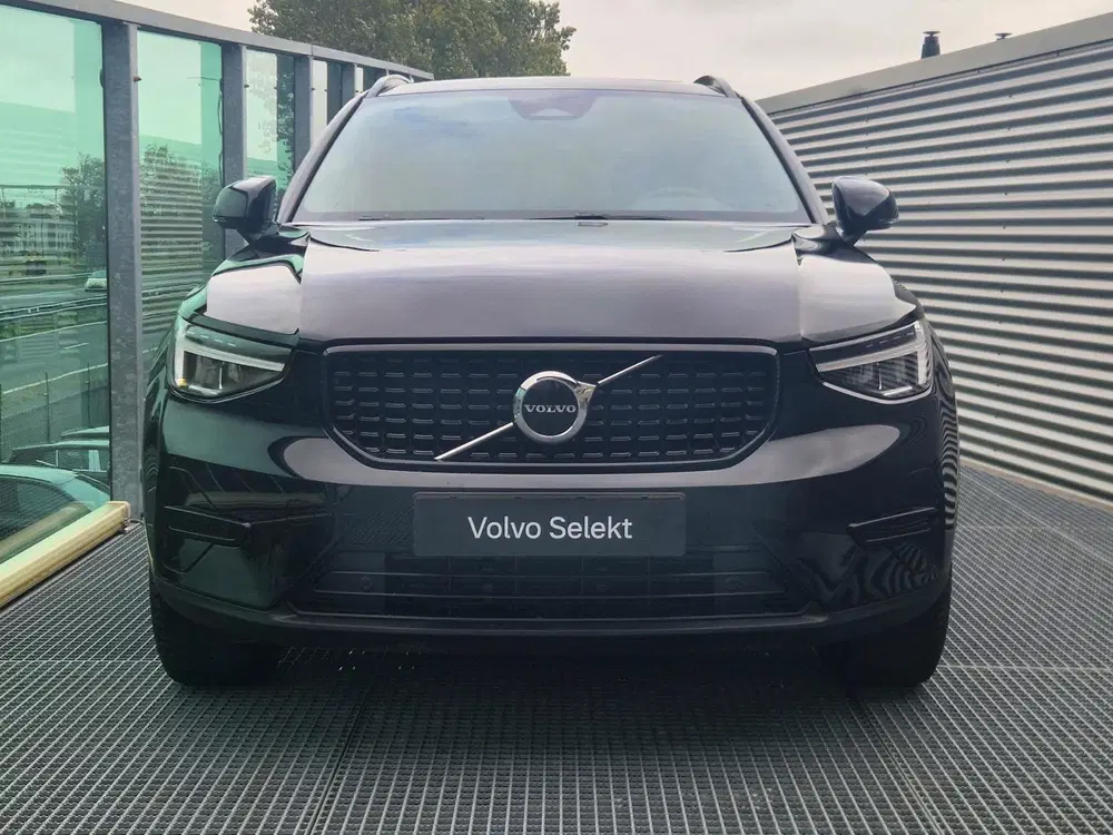 Volvo XC40 2.0 B4 Plus Dark uit 2026, foto 4