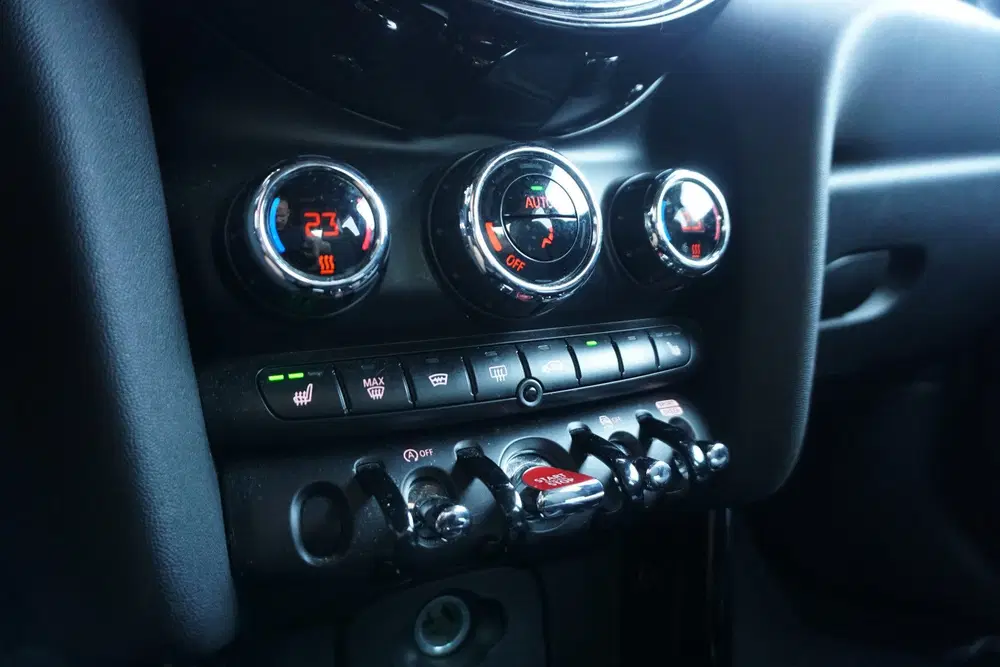 Mini Cooper 1.5 Cooper Automaat uit 2022, foto 9