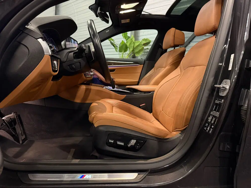BMW 5-serie 540i xDrive High Executive M-Pakket LED uit 2019, foto 14