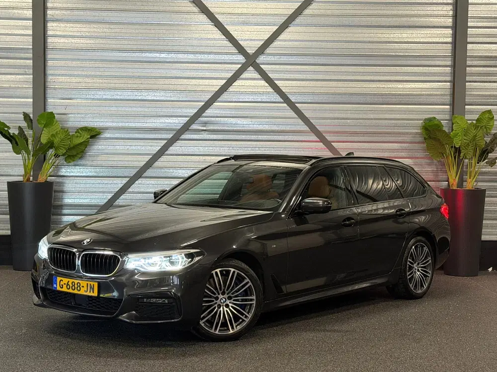 BMW 5-serie 540i xDrive High Executive M-Pakket LED uit 2019, foto 4