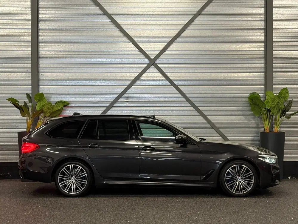 BMW 5-serie 540i xDrive High Executive M-Pakket LED uit 2019, foto 5