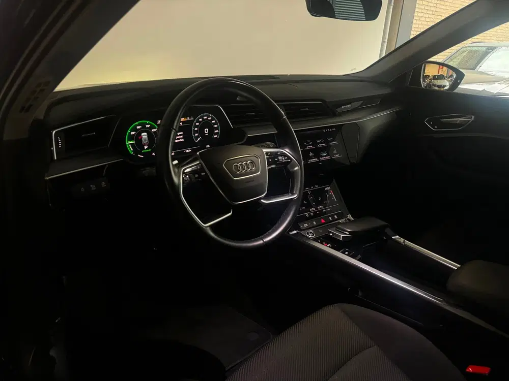 Audi e-tron 55 quattro S edition 95 kWh 96 uit 2023, foto 10
