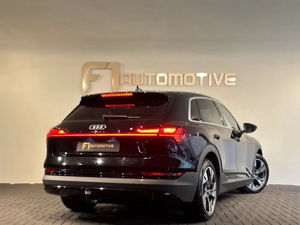 Audi e-tron 55 quattro S edition 95 kWh 96 uit 2023, foto 4