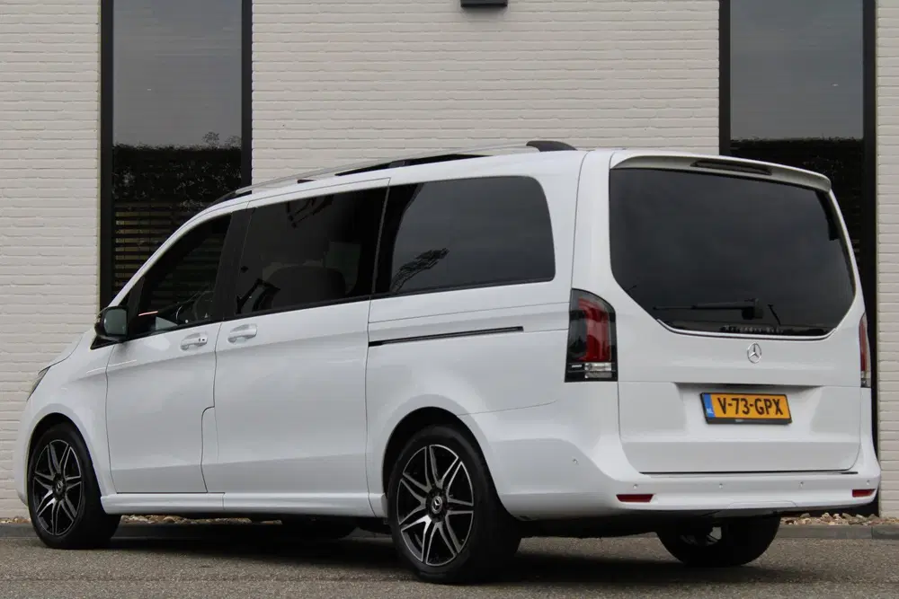 Mercedes-Benz V-Klasse 300d uit 2023, foto 10