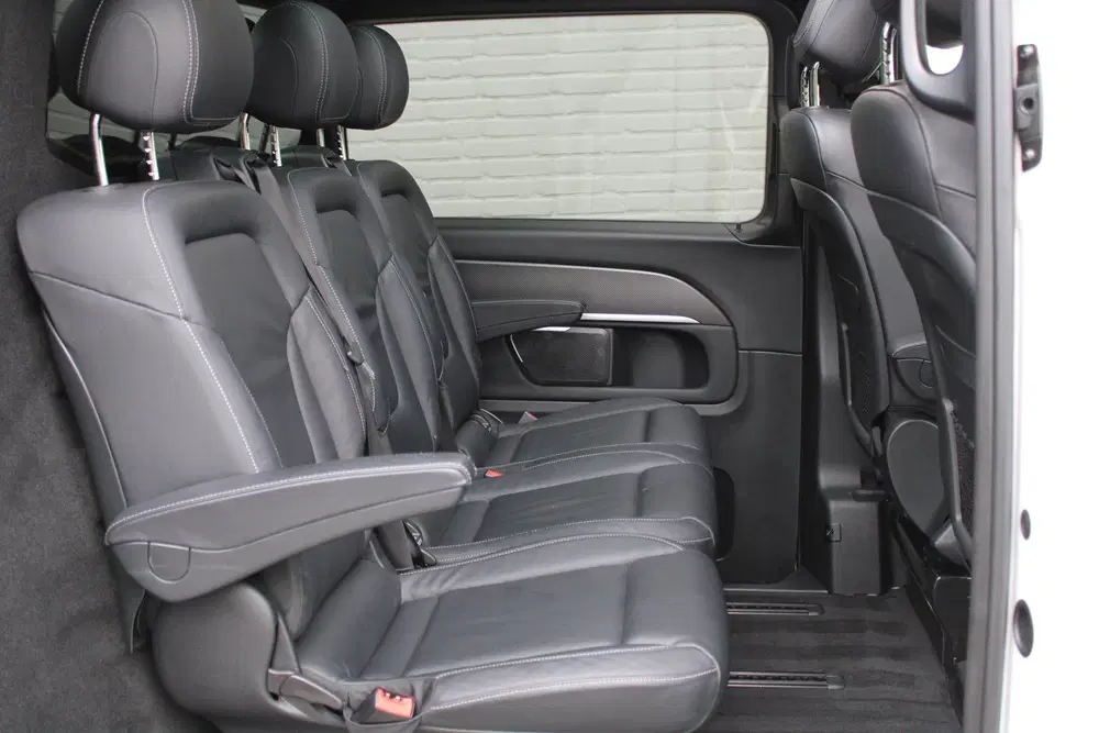 Mercedes-Benz V-Klasse 300d uit 2023, foto 11