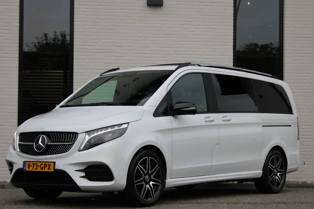 Mercedes-Benz V-Klasse 300d uit 2023, foto 2
