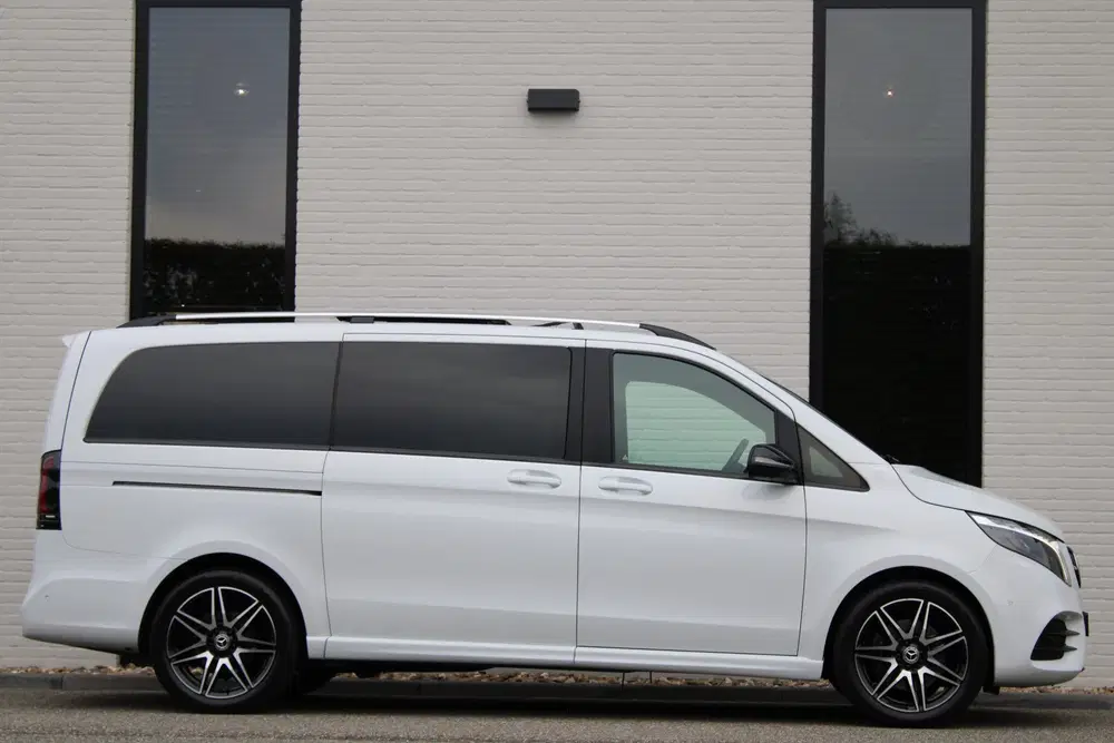 Mercedes-Benz V-Klasse 300d uit 2023, foto 5