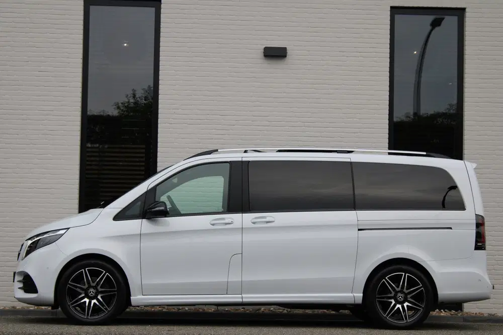 Mercedes-Benz V-Klasse 300d uit 2023, foto 6