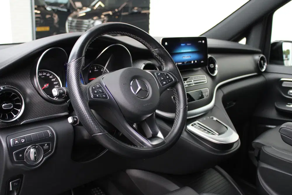 Mercedes-Benz V-Klasse 300d uit 2023, foto 7
