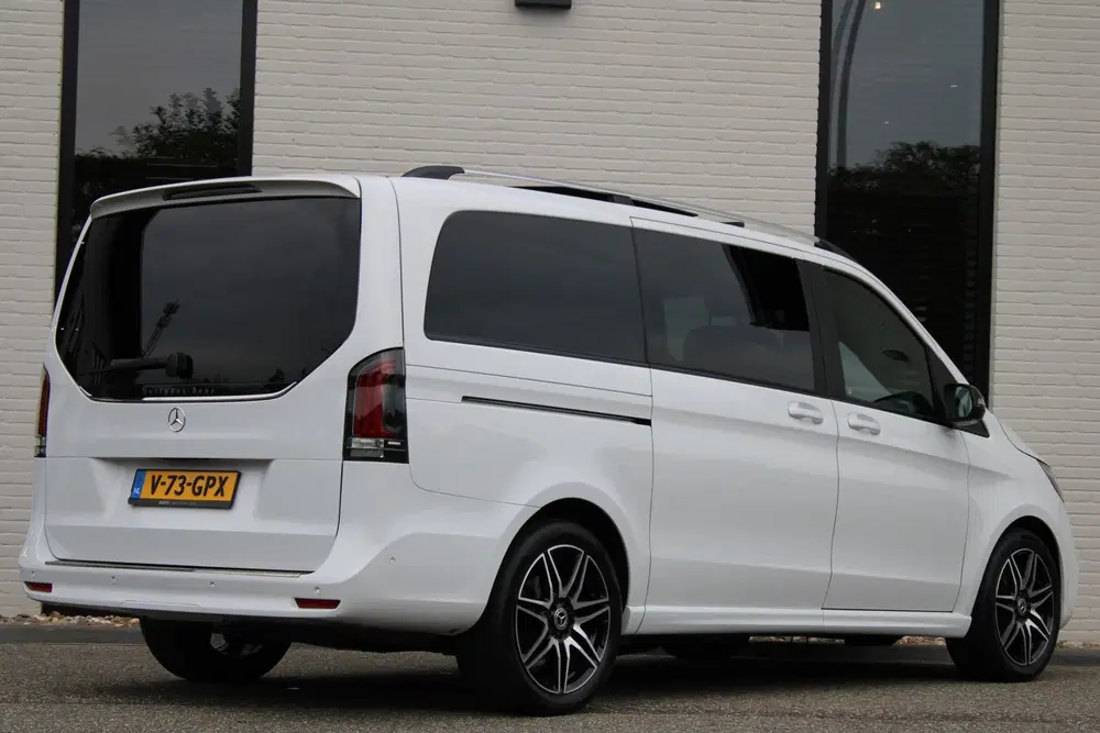 Mercedes-Benz V-Klasse 300d uit 2023, foto 9