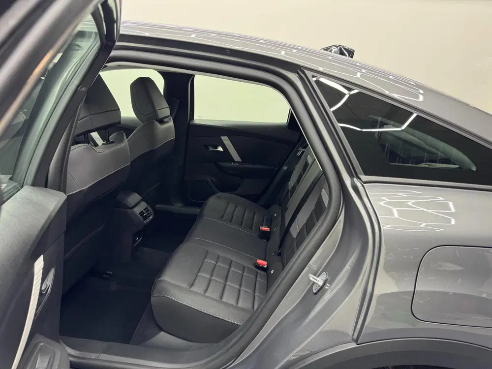 Citroën C4 Citroen C4 Hybrid 145PK uit 2025, foto 11