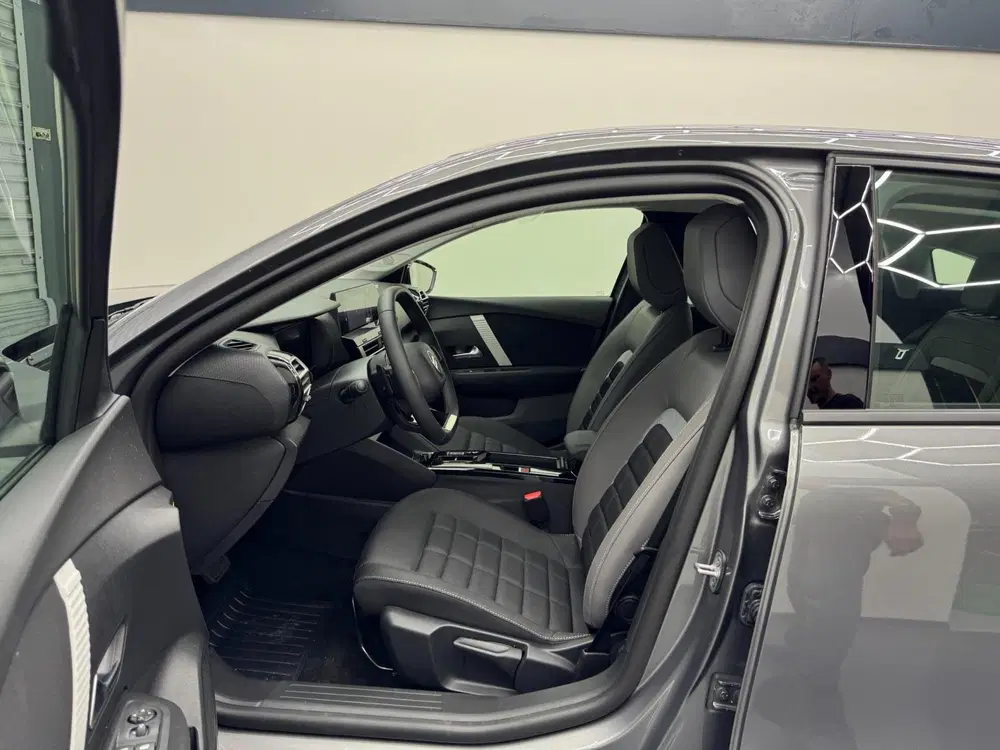 Citroën C4 Citroen C4 Hybrid 145PK uit 2025, foto 8