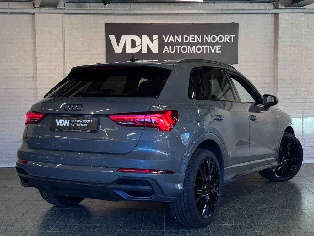 Audi Q3 35 TFSI S-Line Edition Black ACC Sfeerv Ca uit 2023, foto 2