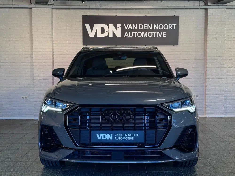 Audi Q3 35 TFSI S-Line Edition Black ACC Sfeerv Ca uit 2023, foto 3
