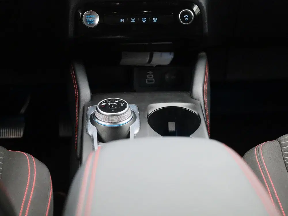 Ford Kuga 2.5 PHEV ST-Line uit 2024, foto 11