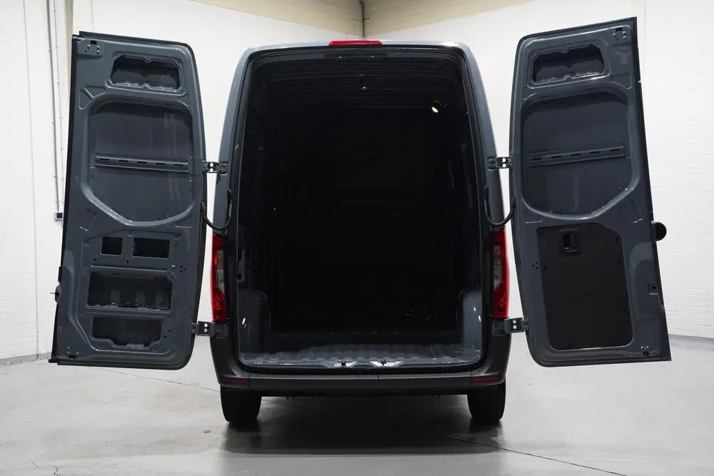 Mercedes-Benz Sprinter 215 CDI 150 pk L2H2 Airco uit 2024, foto 12
