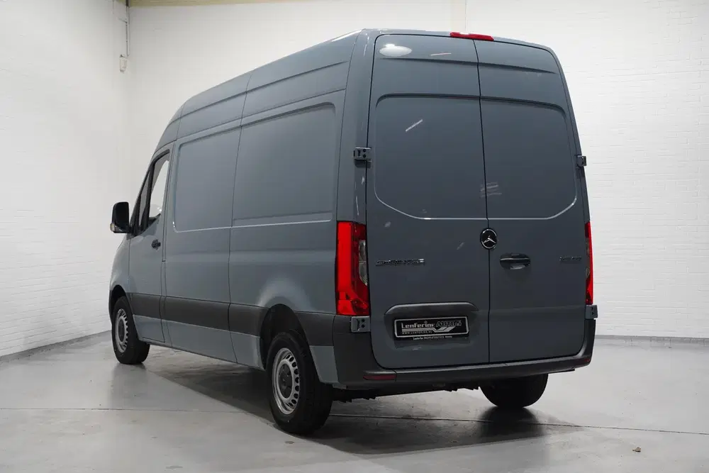 Mercedes-Benz Sprinter 215 CDI 150 pk L2H2 Airco uit 2024, foto 3