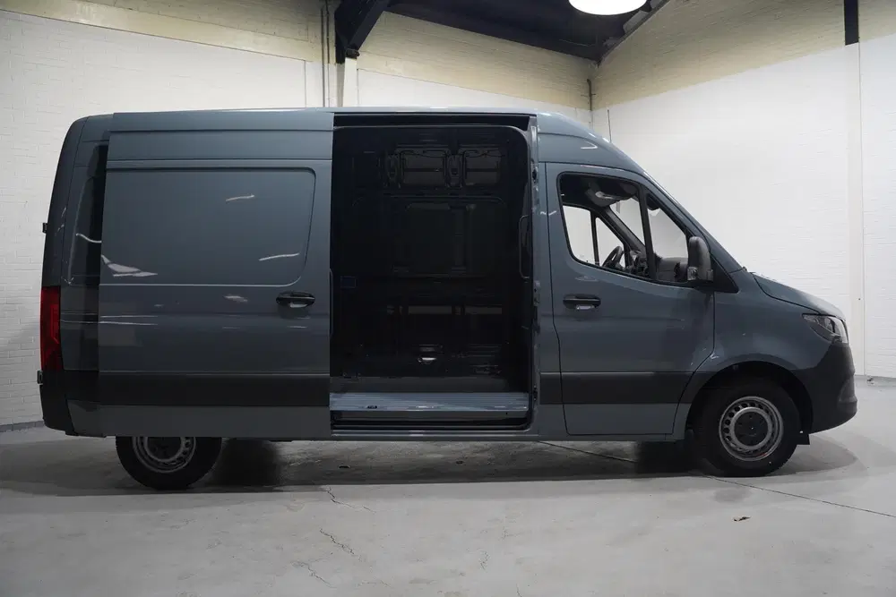 Mercedes-Benz Sprinter 215 CDI 150 pk L2H2 Airco uit 2024, foto 8