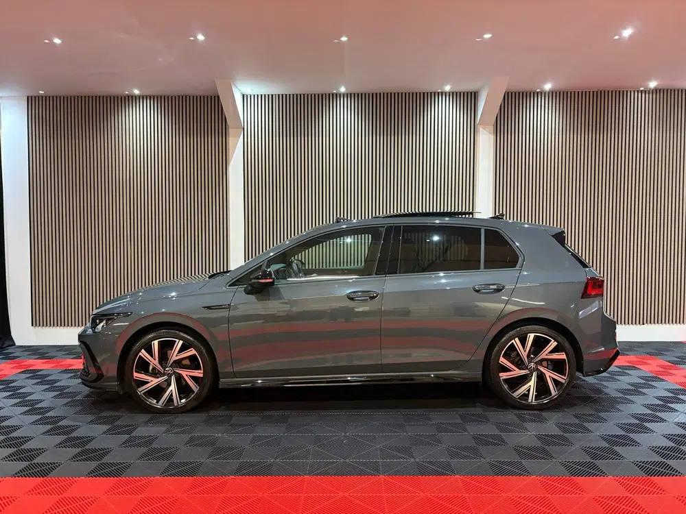 Volkswagen Golf 1.5 eTSI R-Line Business Pano Camera Matri uit 2023, foto 10