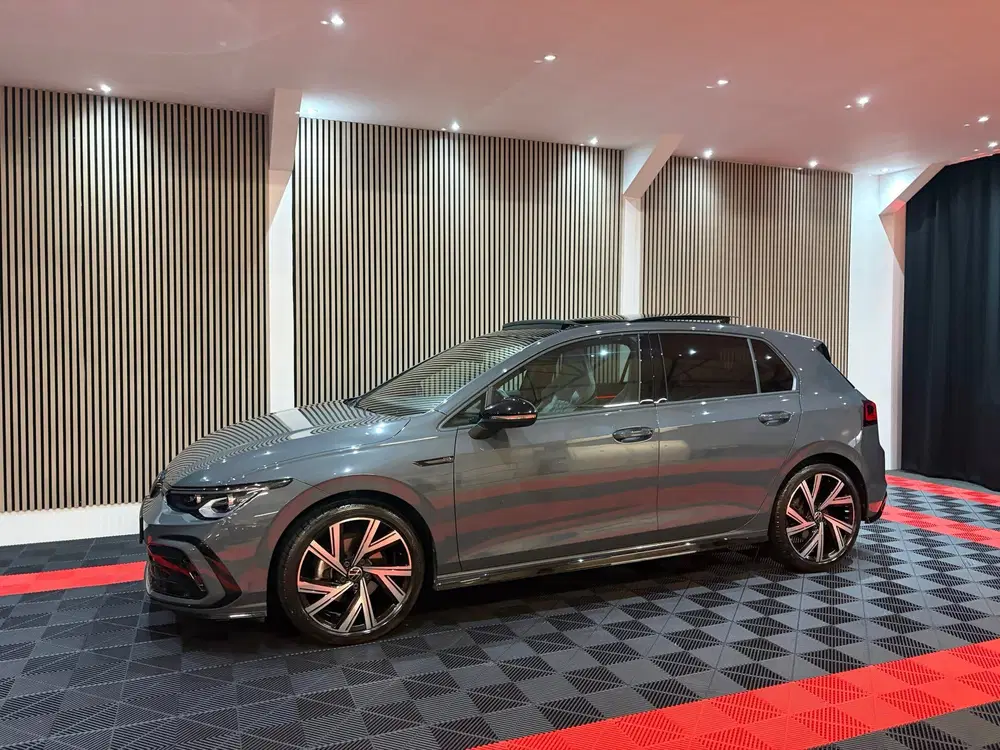 Volkswagen Golf 1.5 eTSI R-Line Business Pano Camera Matri uit 2023, foto 11