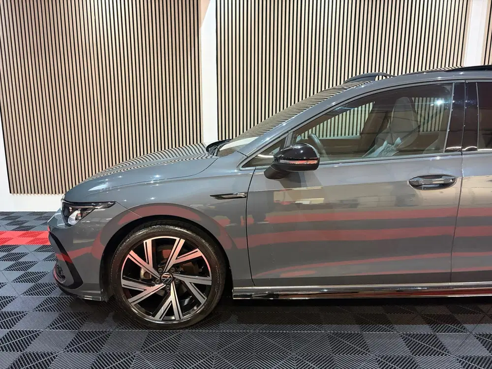 Volkswagen Golf 1.5 eTSI R-Line Business Pano Camera Matri uit 2023, foto 14