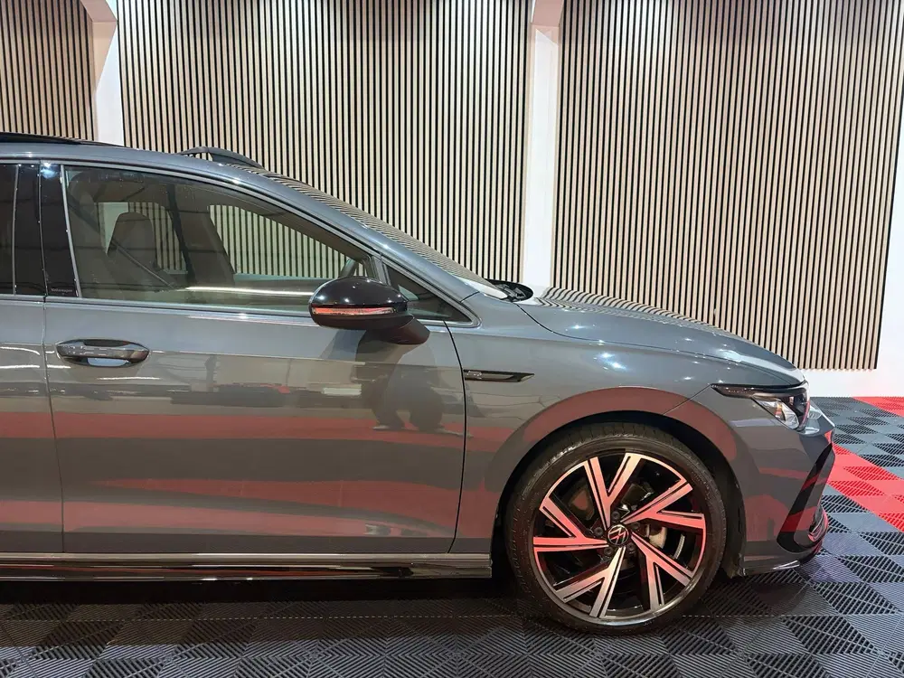 Volkswagen Golf 1.5 eTSI R-Line Business Pano Camera Matri uit 2023, foto 4