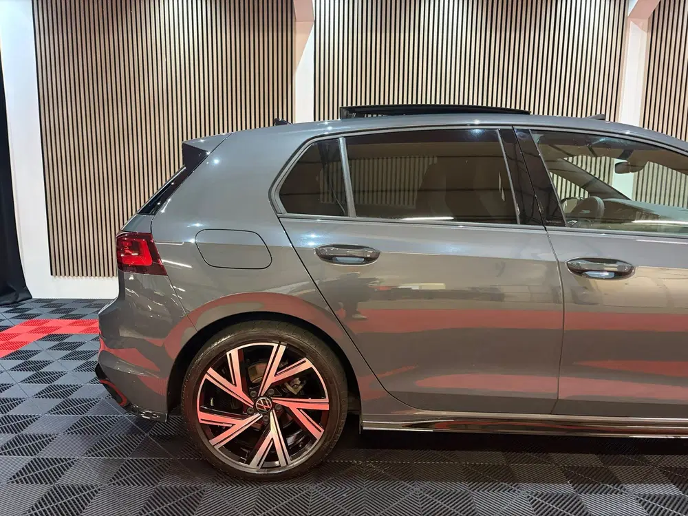 Volkswagen Golf 1.5 eTSI R-Line Business Pano Camera Matri uit 2023, foto 5