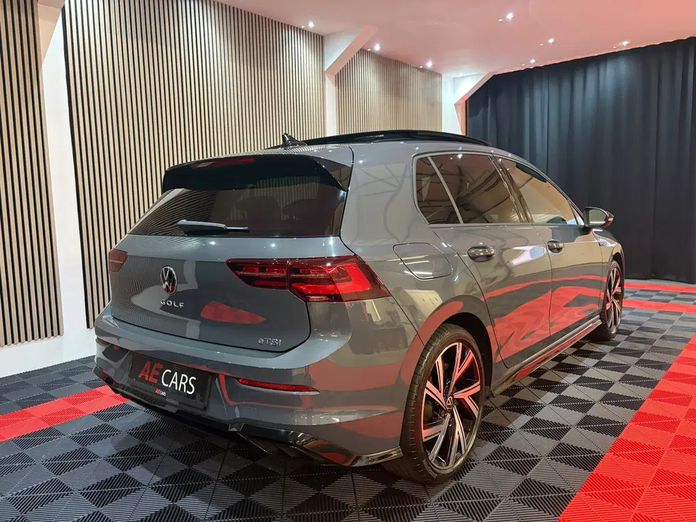 Volkswagen Golf 1.5 eTSI R-Line Business Pano Camera Matri uit 2023, foto 6