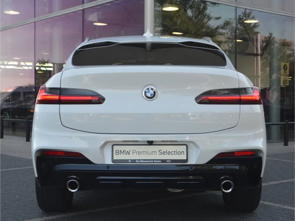 BMW X4 xDrive20i Automaat uit 2019, foto 6