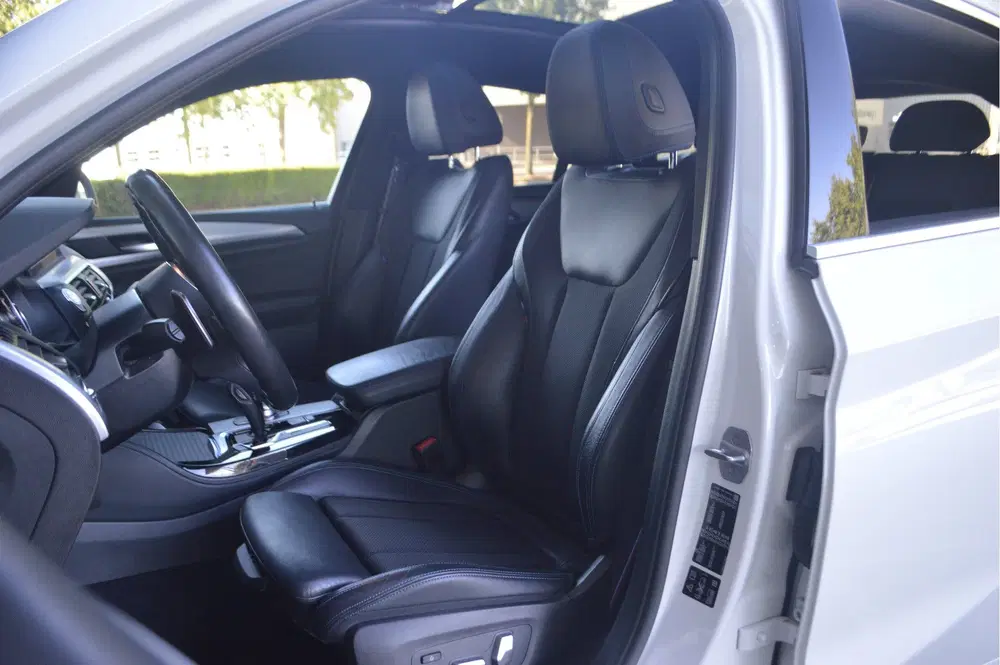 BMW X4 xDrive20i Automaat uit 2019, foto 7