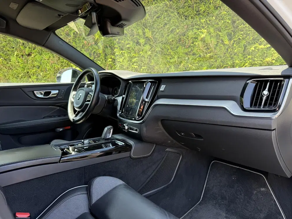 Volvo S60 T6 AWD Twin Engine R-Design uit 2020, foto 14