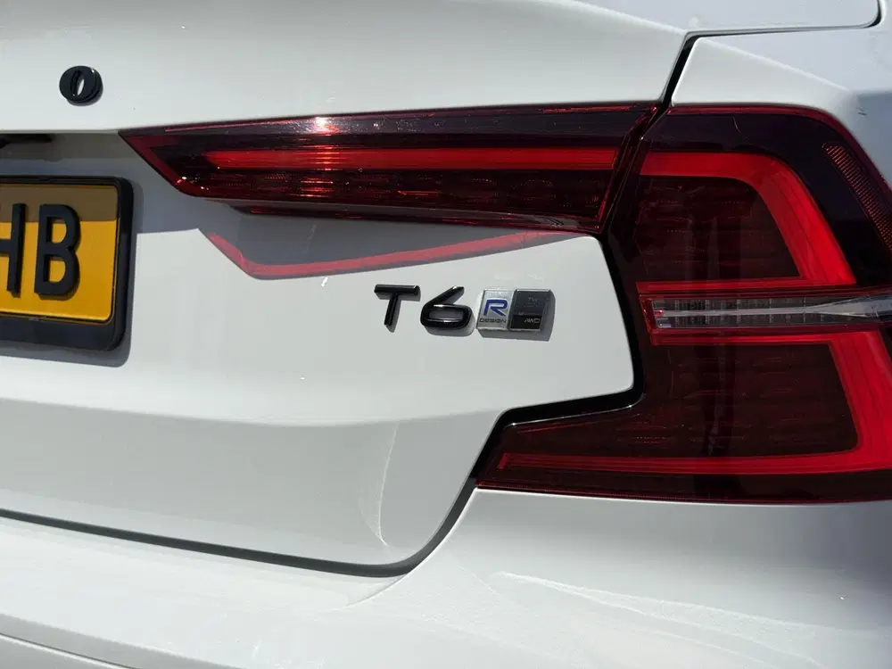Volvo S60 T6 AWD Twin Engine R-Design uit 2020, foto 9