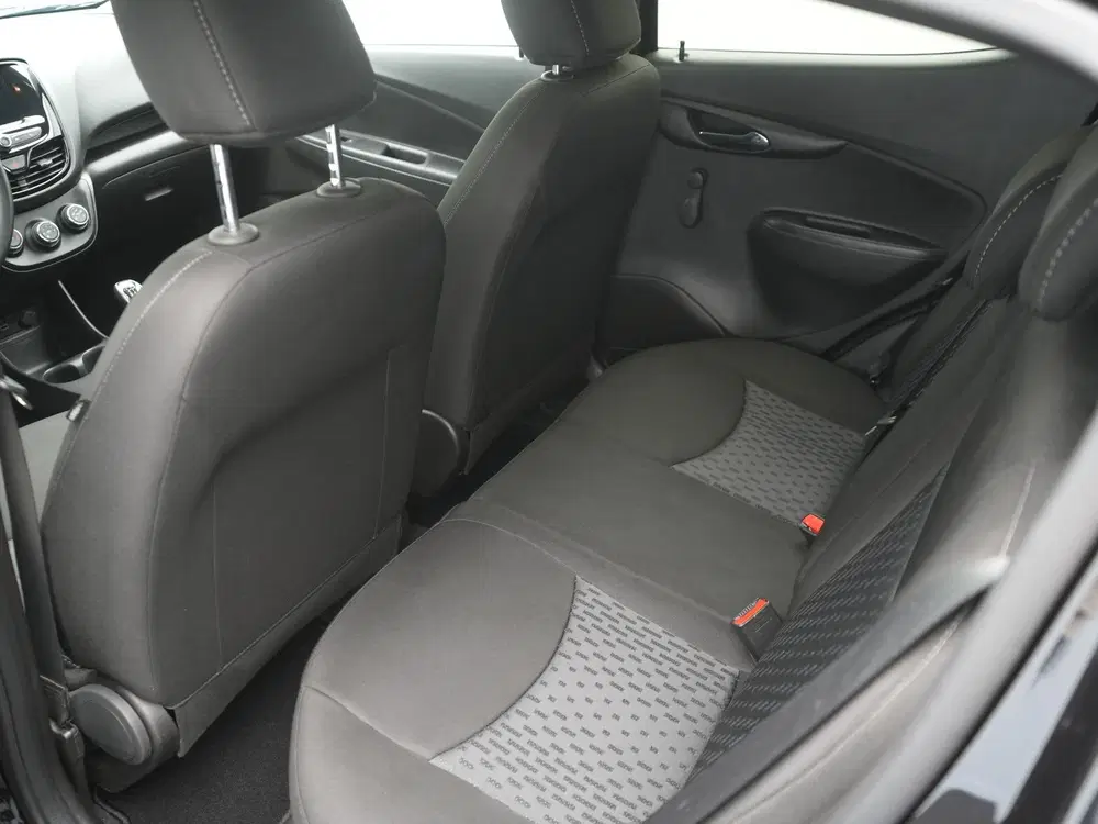 Opel Karl 1.0 Rocks Online Edition uit 2019, foto 12