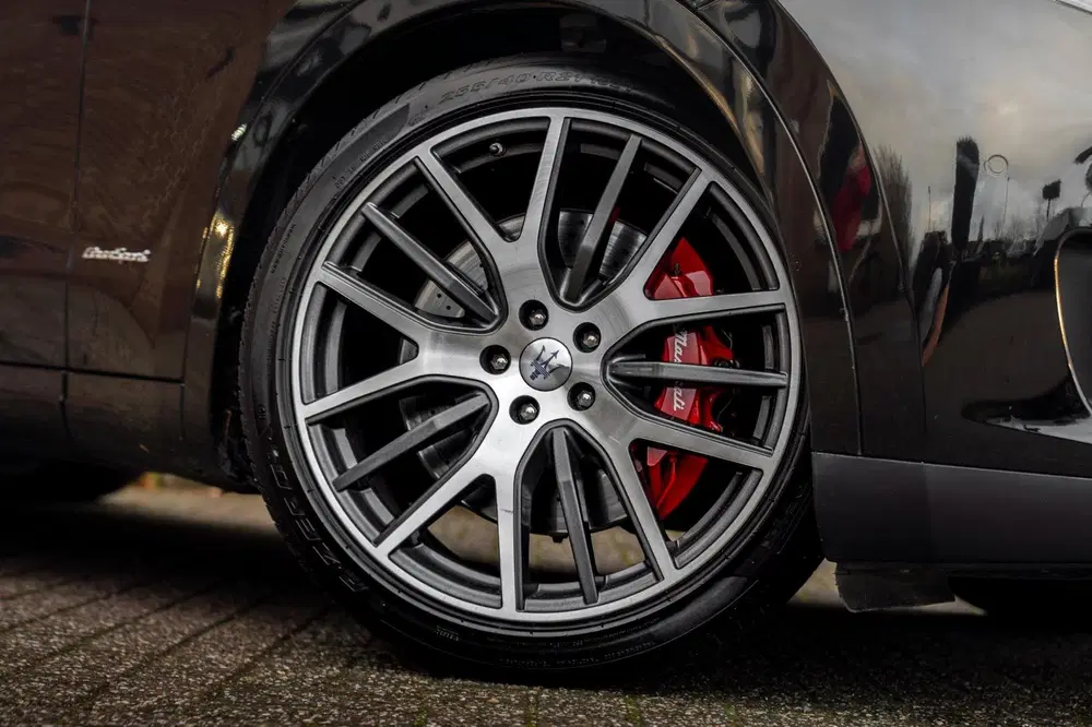 Maserati Levante 3.0 V6 S TwinTurbo AWD GranSport 430 PK Le uit 2019, foto 3