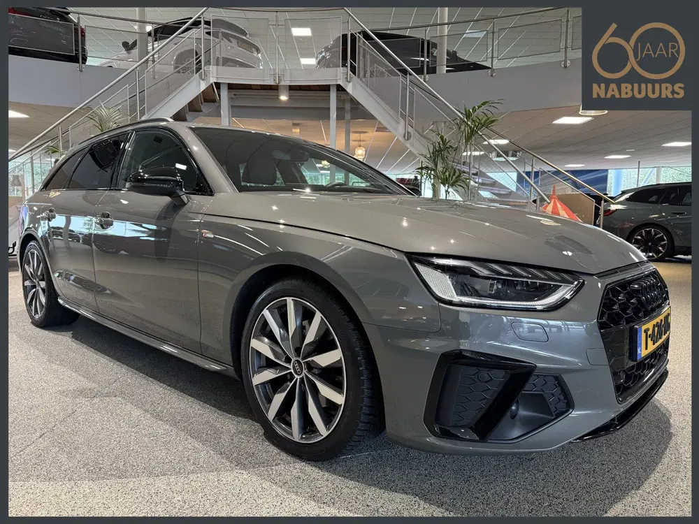 Audi A4 35 TFSI S edition Competition NL auto uit 2023