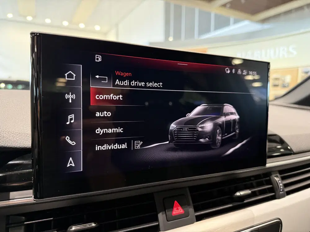 Audi A4 35 TFSI S edition Competition NL auto uit 2023, foto 14
