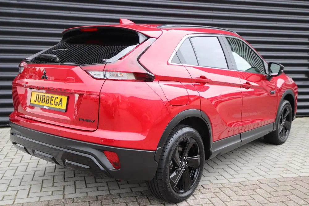 Mitsubishi Eclipse Cross 2.4 PHEV Black Edition Red Diamond uit 2024, foto 2