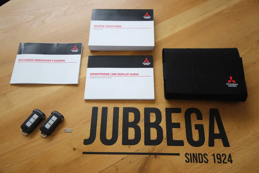 Mitsubishi Eclipse Cross 2.4 PHEV Black Edition Red Diamond uit 2024, foto 5