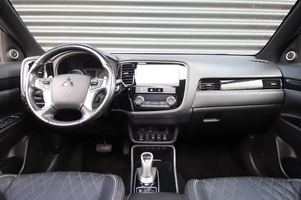Mitsubishi Outlander 2.4 PHEV Instyle Opendak uit 2019, foto 4