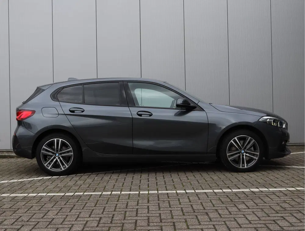BMW 1-serie 118i Business Edition uit 2021, foto 15