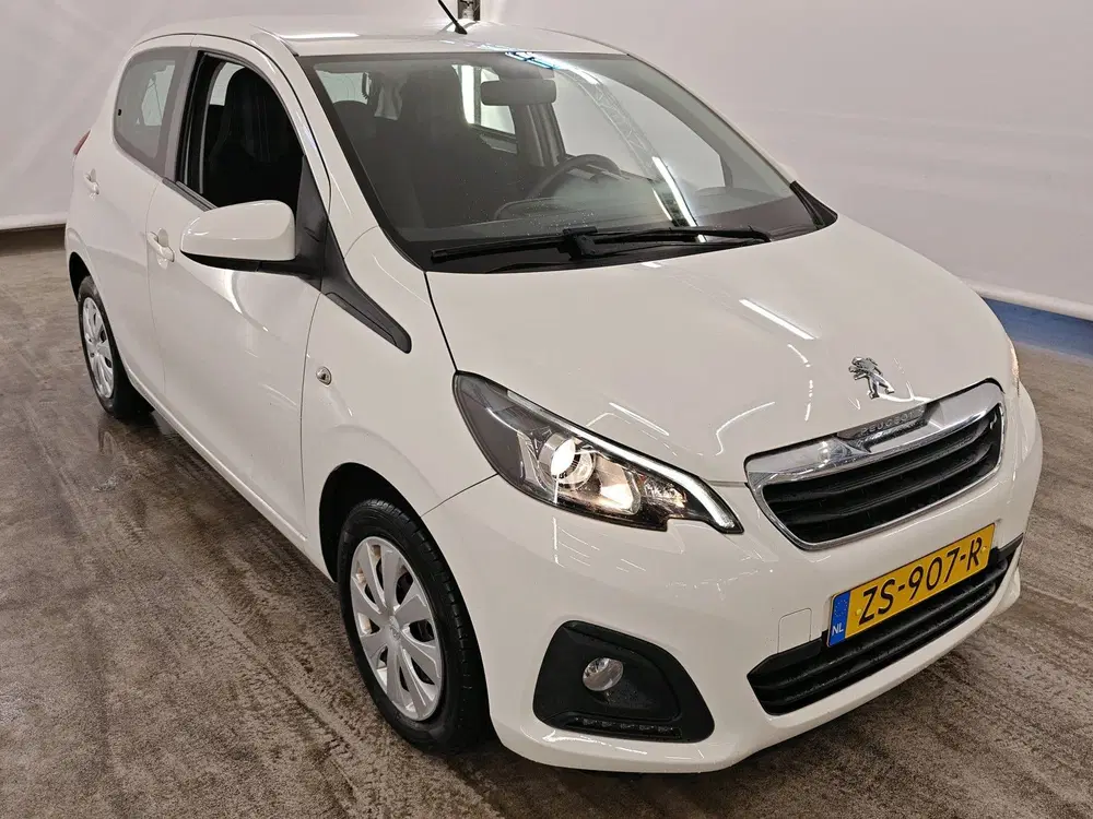 Peugeot 108 1.0 e-VTi 72pk Active Pack Premium uit 2019, foto 4