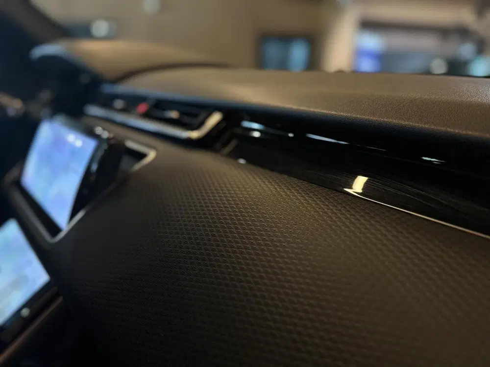 Land Rover Range Rover Velar 3.0 D300 AWD R-Dynamic HSE MAXT uit 2019, foto 6